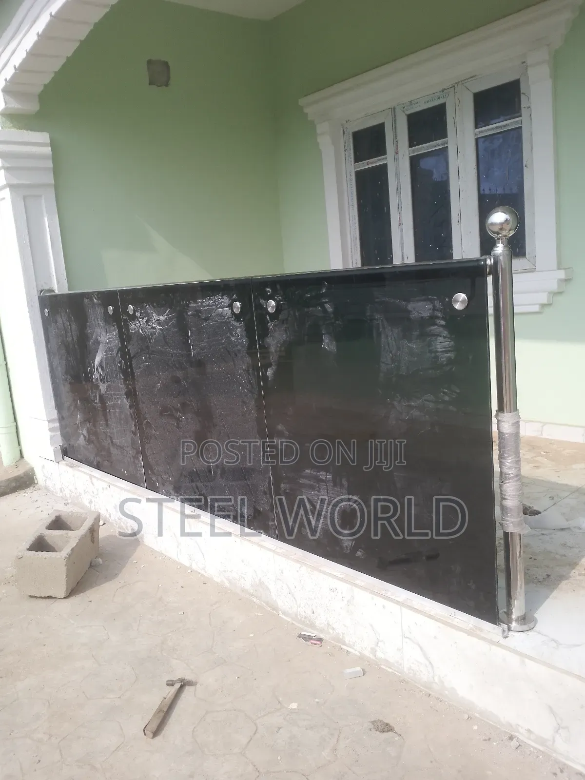 10m Suplex Glass Design