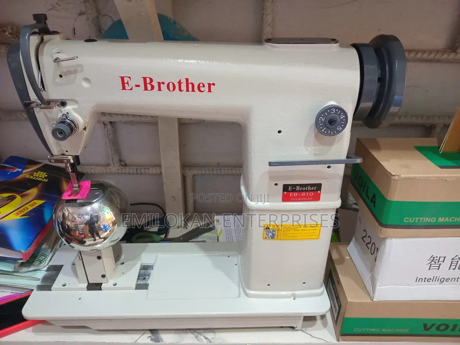 Industrial Post Bed Machine Model 810