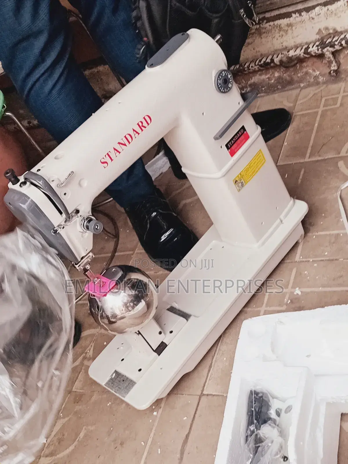 Industrial Post Bed Machine Model 810