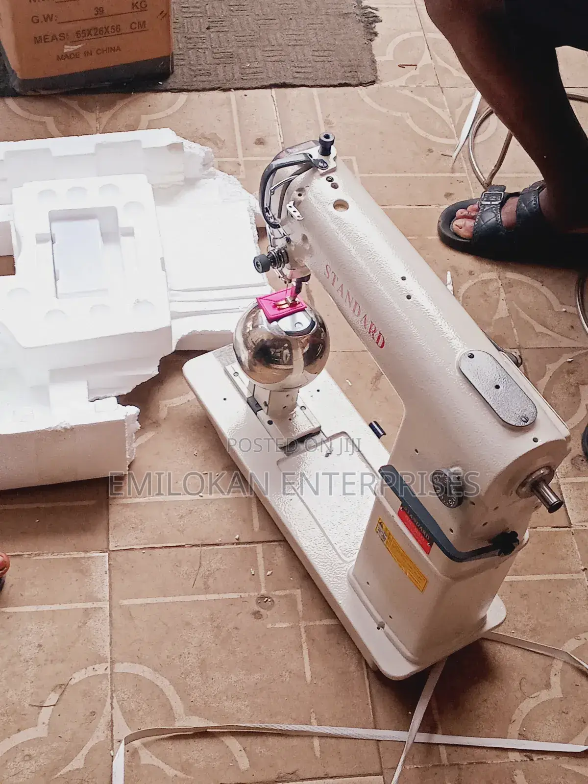 Industrial Post Bed Machine Model 810