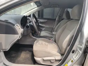 Toyota Corolla LE 4dr Sedan (1.8L 4cyl 4A) 2012 Silver