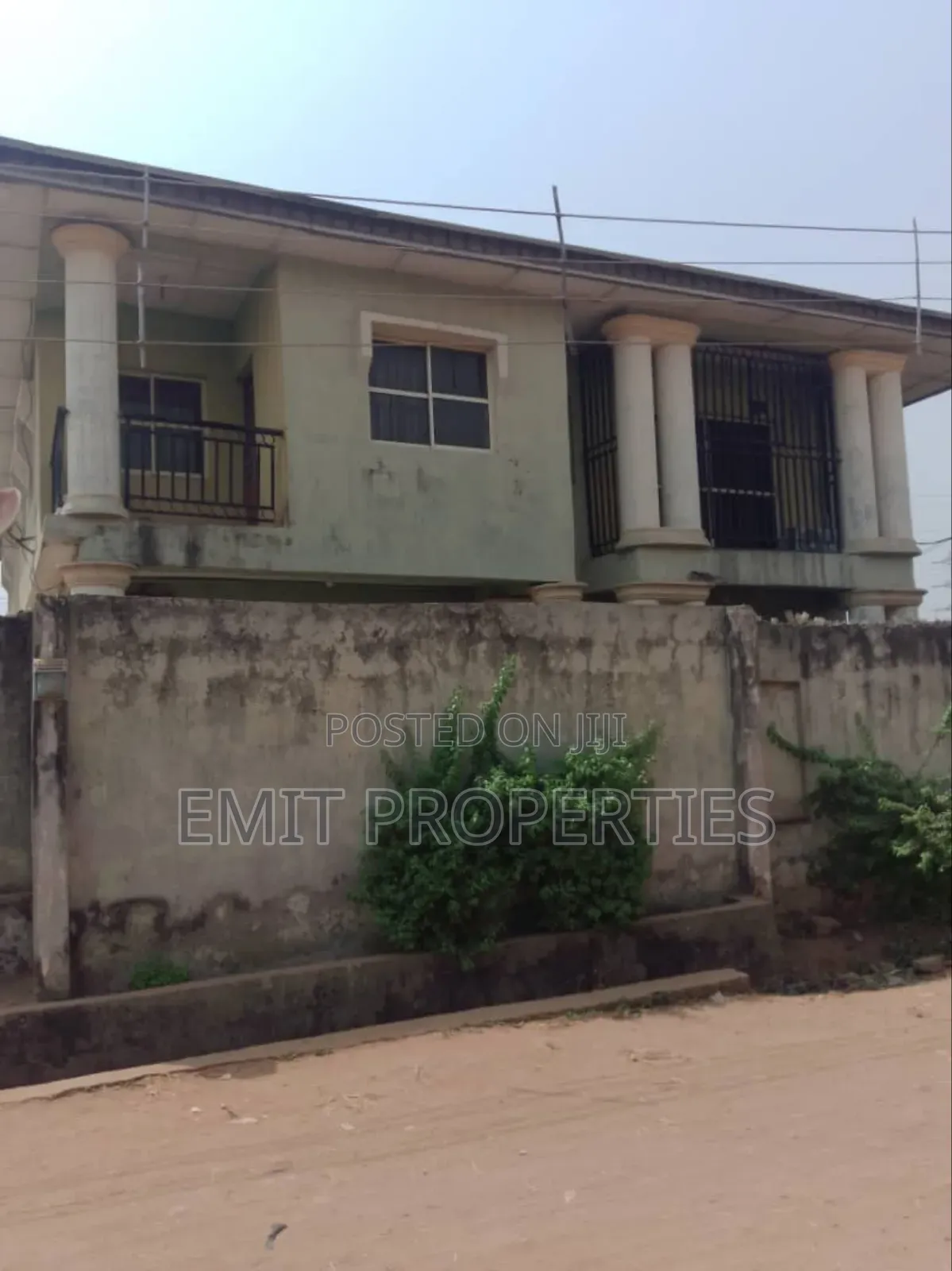 5bdrm Block of Flats in Ipaja / Ipaja for sale