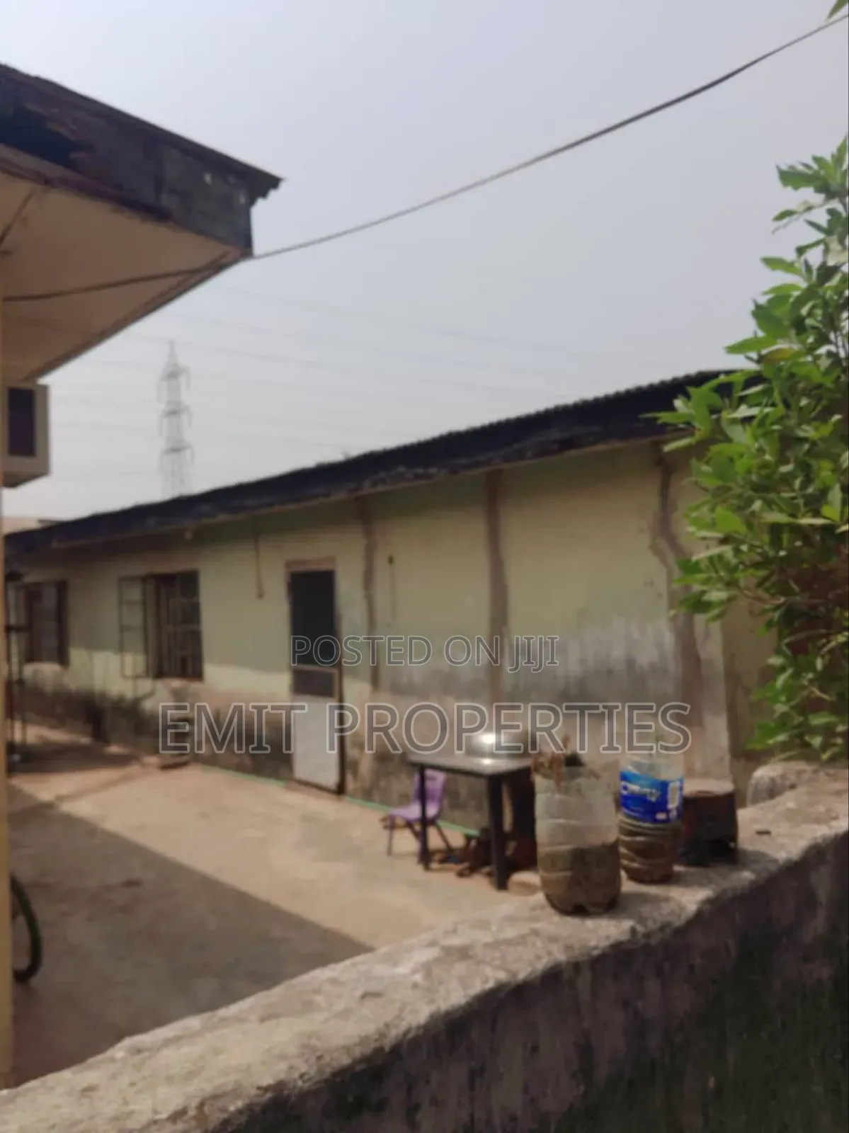 5bdrm Block of Flats in Ipaja / Ipaja for sale