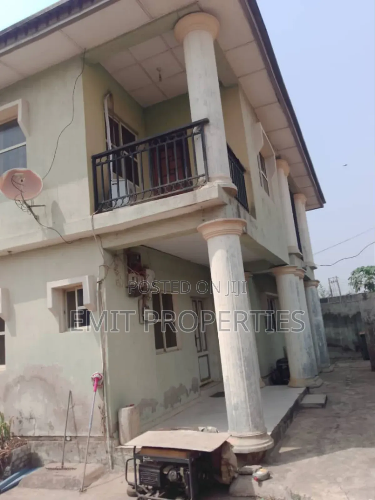 5bdrm Block of Flats in Ipaja / Ipaja for sale