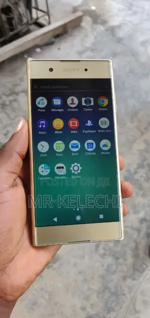 Photo - Sony Xperia XA1 Plus 32 GB Gold