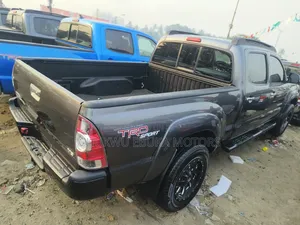 Toyota Tacoma 2015 Gray