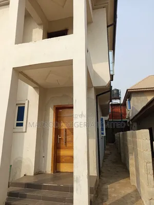 5bdrm House in Fagba Ifako Ijaye for sale