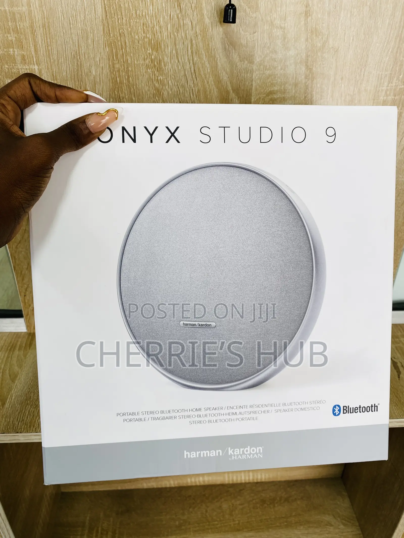Onyx Studio 9