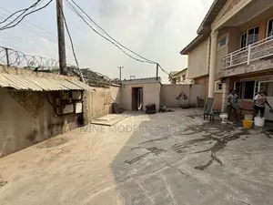 Photo - 3bdrm Duplex in Maple Wood Estate for rent