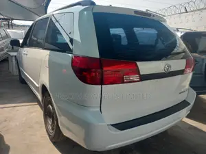 Toyota Sienna 2005 White