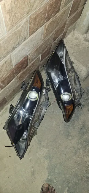 Headlamp Venza 2009-2014