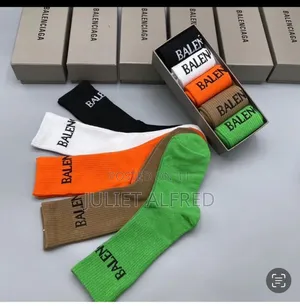 BALENCIAGA 5 in 1 LUXURY SOCKS