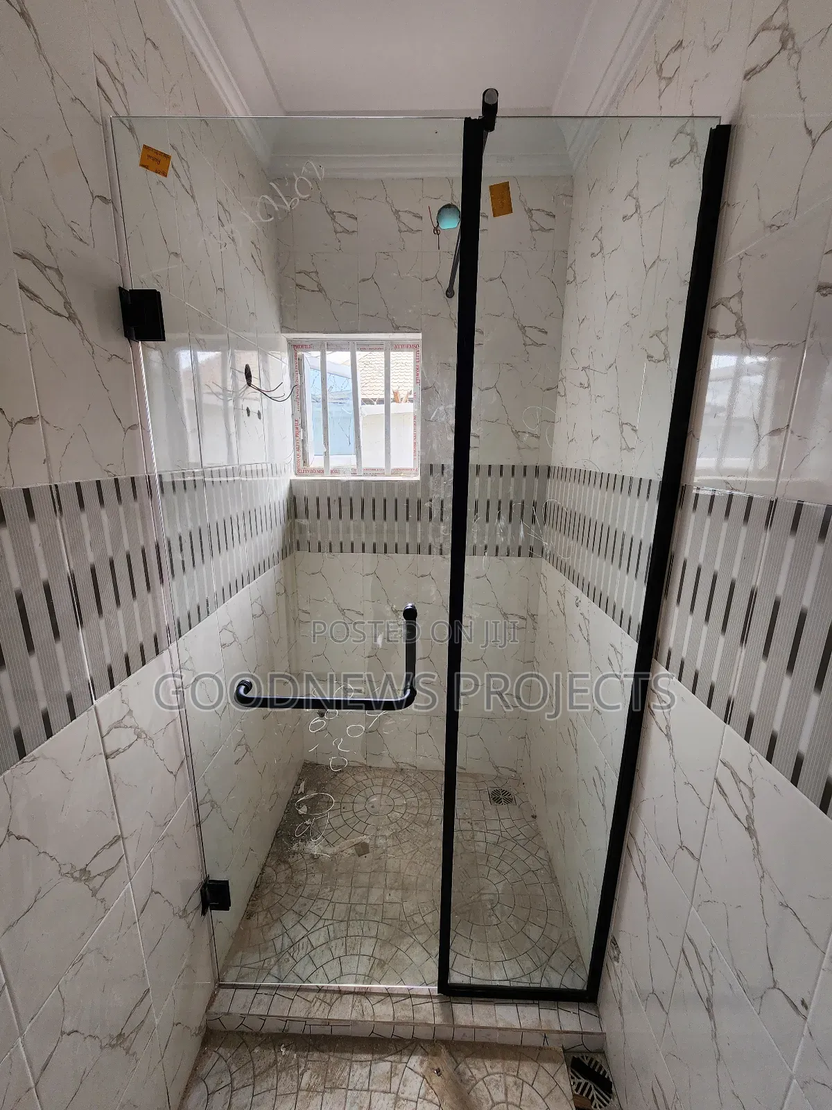 Fixed Door Shower Glass