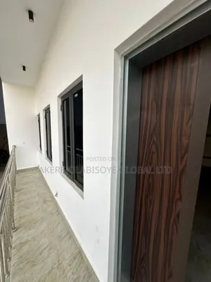 3bdrm Block of Flats in Durumi By America for rent