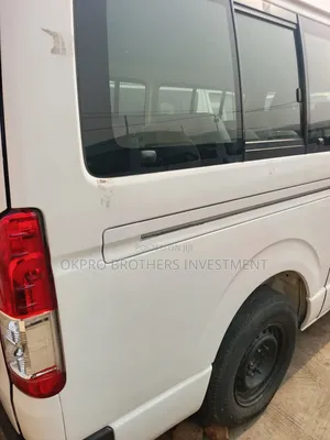 Toyota HiAce 2008 White