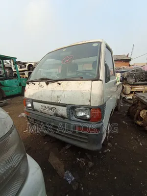 Photo - Old Model Hijet Truck (Tokunbo)