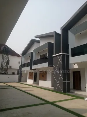 Photo - 4bdrm Duplex in Indesa Court Estate, Chevron for sale