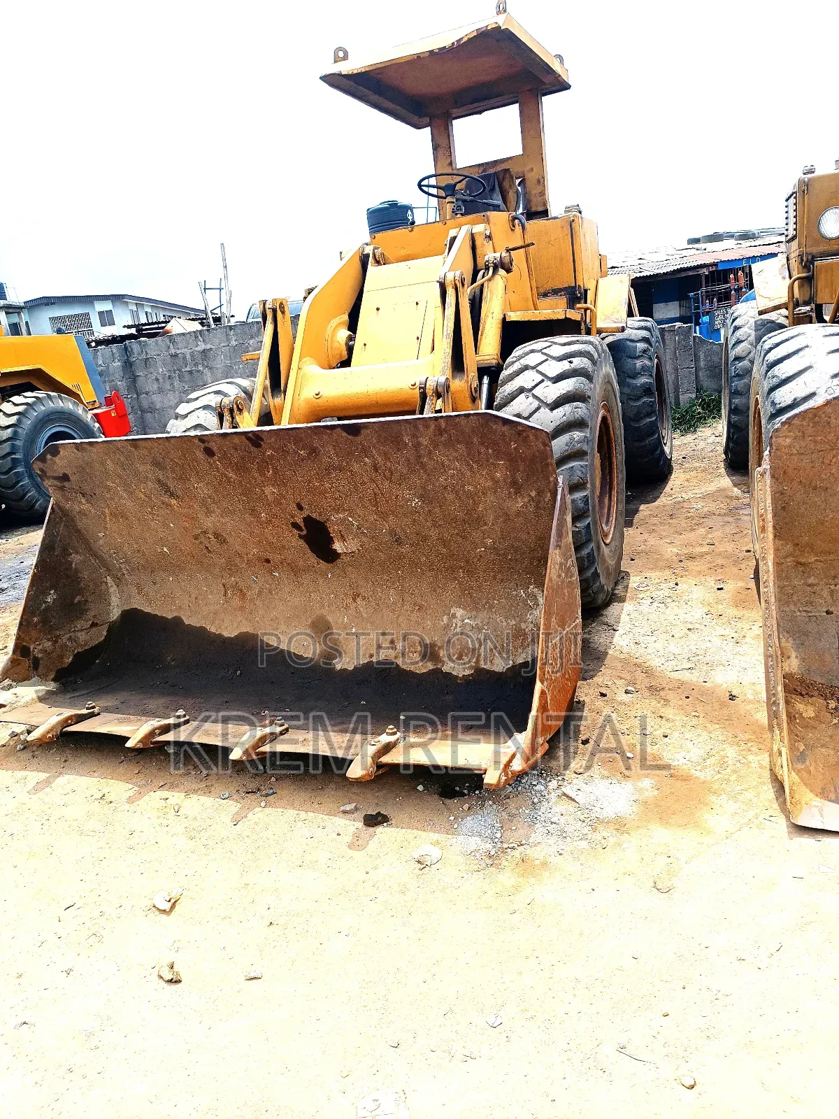 Good Working Payloader Machine Available for Hire/Rent