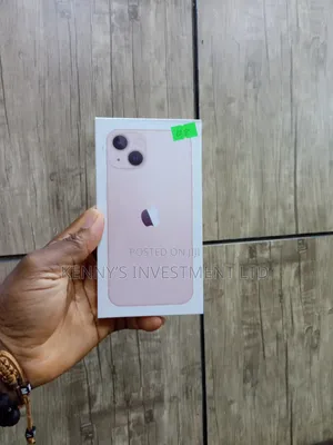 Photo - New Apple iPhone 13 128 GB Pink