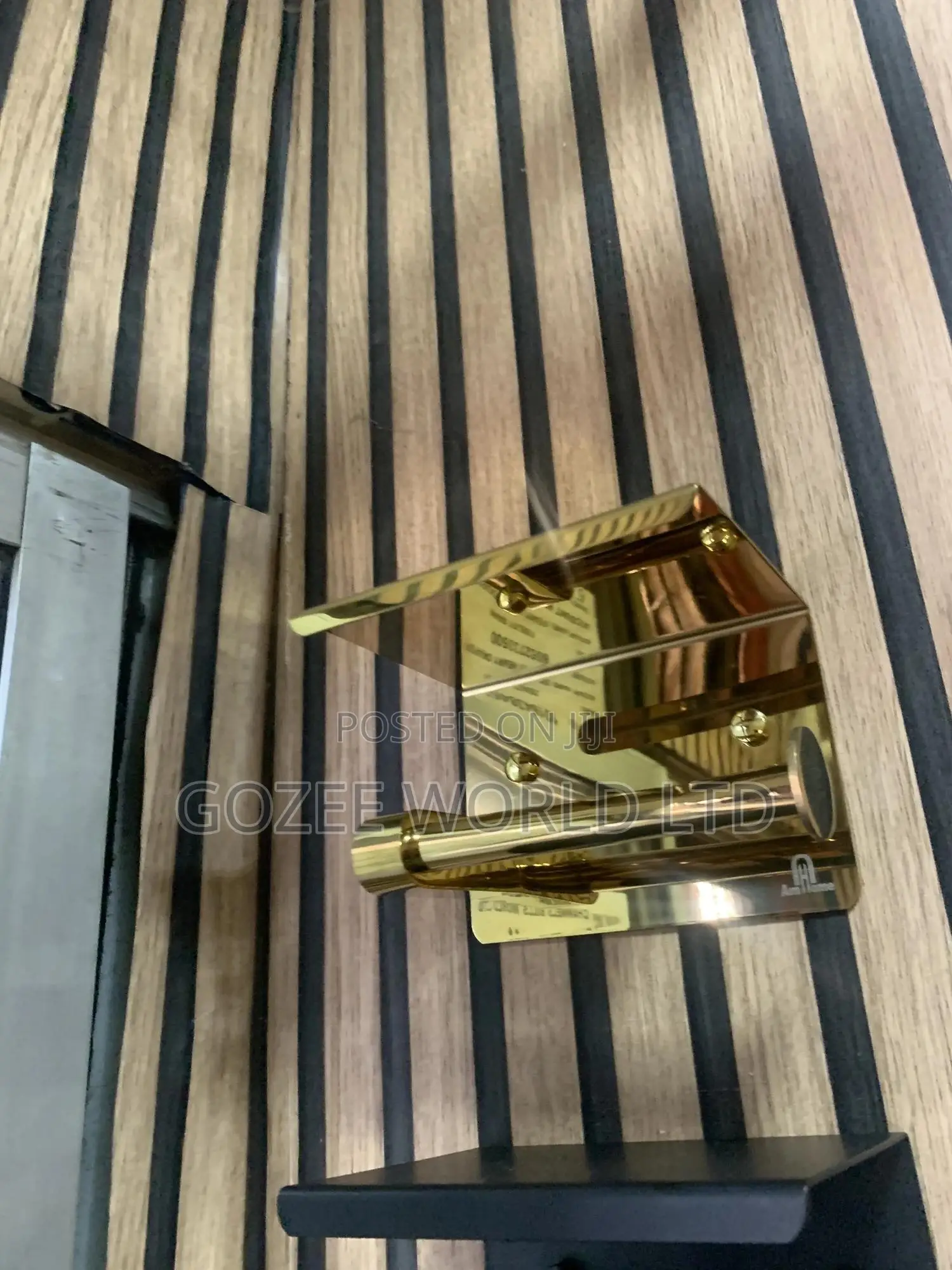 Gold Tissue Holder