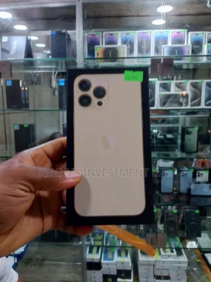Photo - New Apple iPhone 13 Pro Max 256 GB Gold
