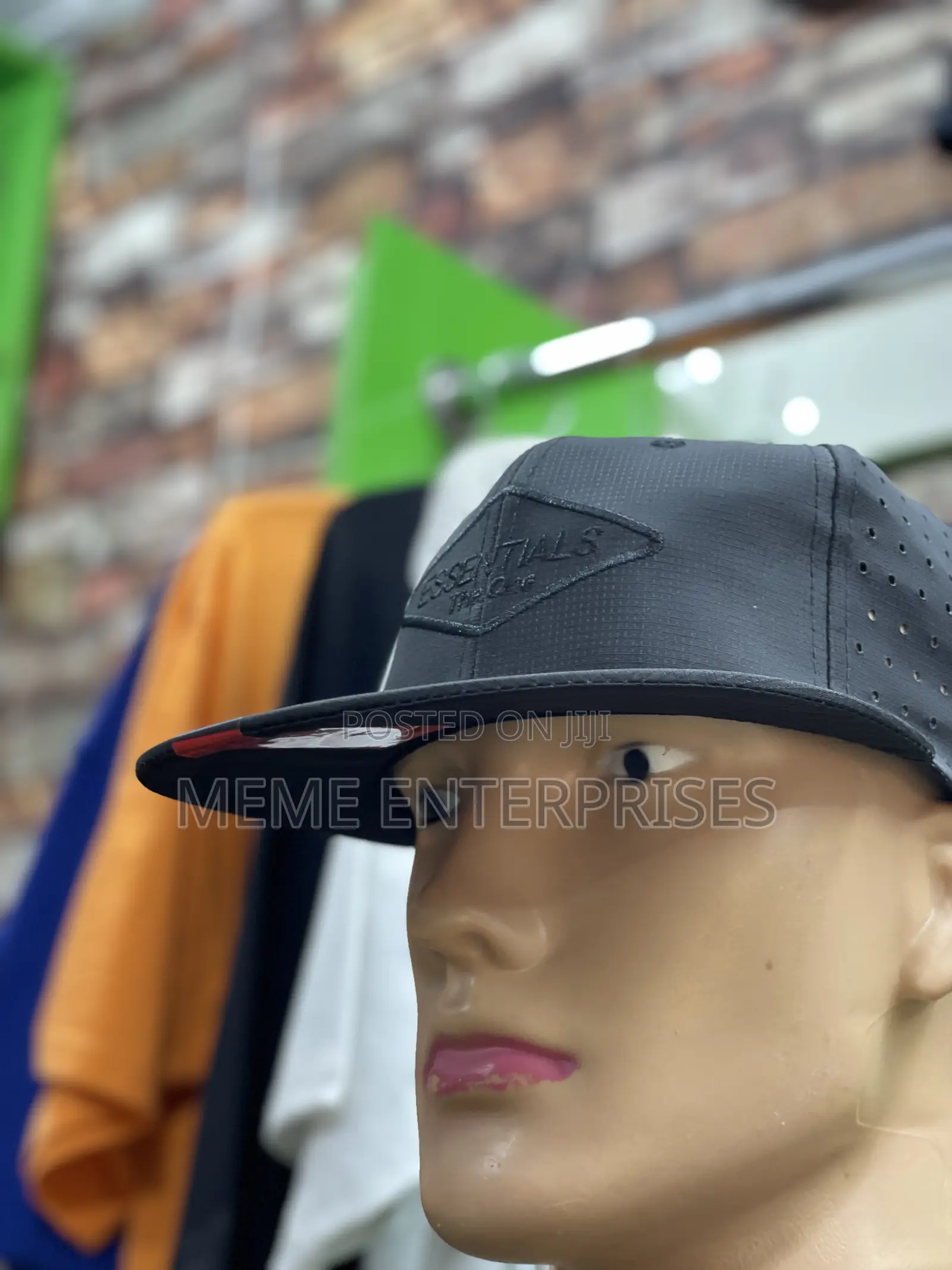 Black Snap Back