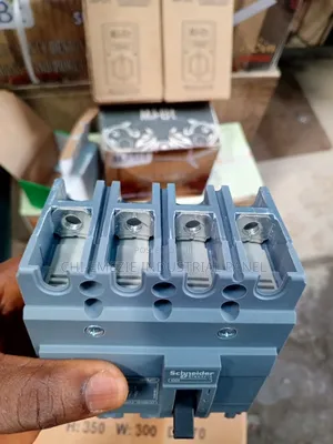 McCb Breaker