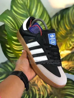 Adidas Sneakers -