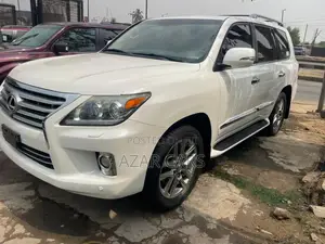 Lexus LX 570 AWD 2013 White