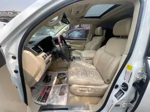 Lexus LX 570 AWD 2013 White