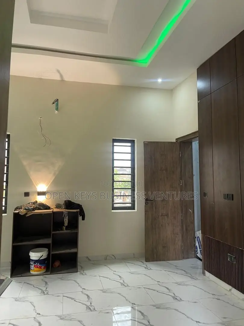 Smartly Eqipped 4 Bedroom Duplex