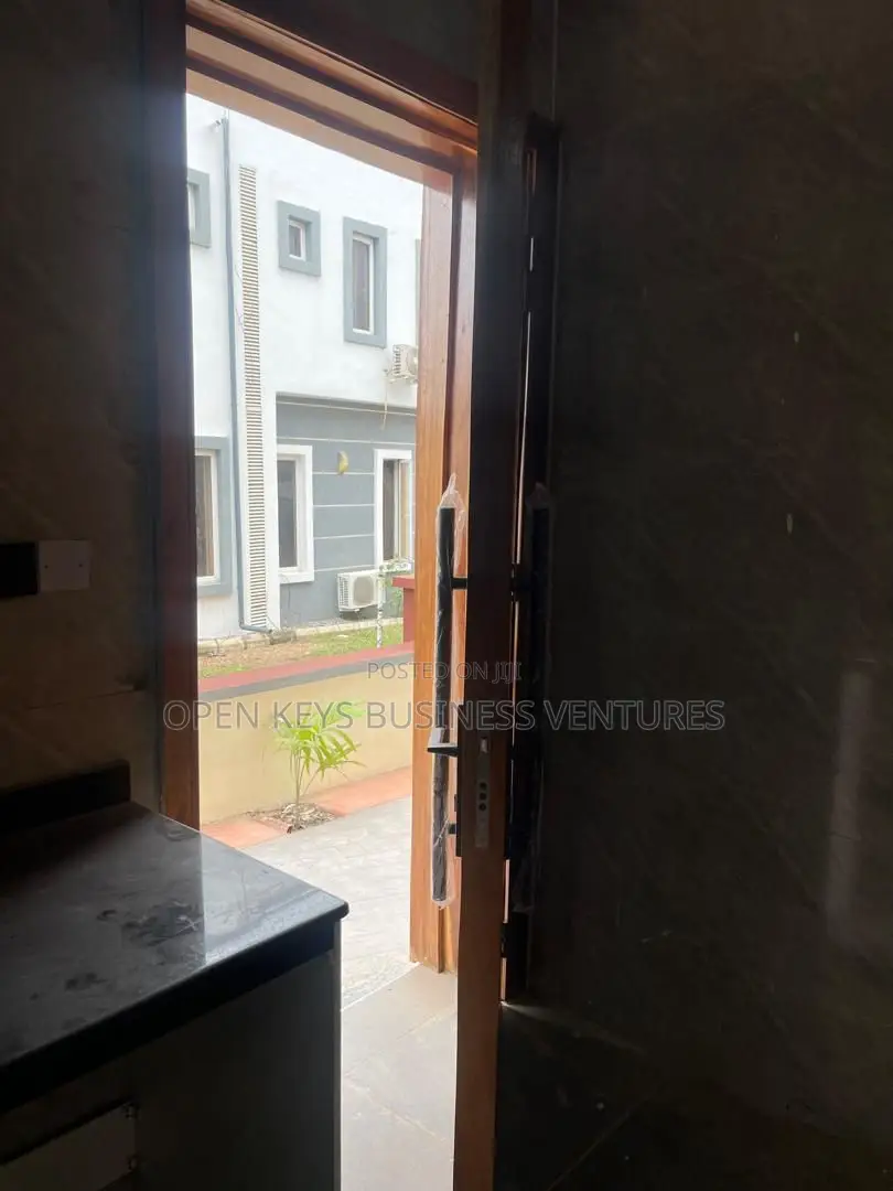 Smartly Eqipped 4 Bedroom Duplex