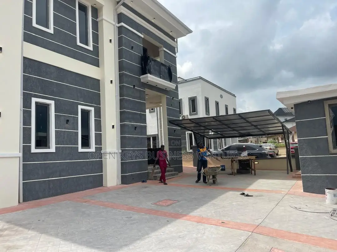 Smartly Eqipped 4 Bedroom Duplex