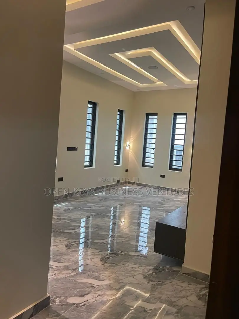 Smartly Eqipped 4 Bedroom Duplex
