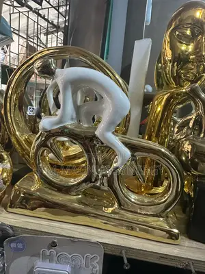 England Standard Table Decor