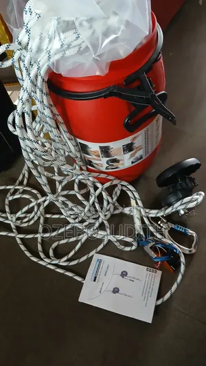 Ascendind And Descending Rescue And Escape Device