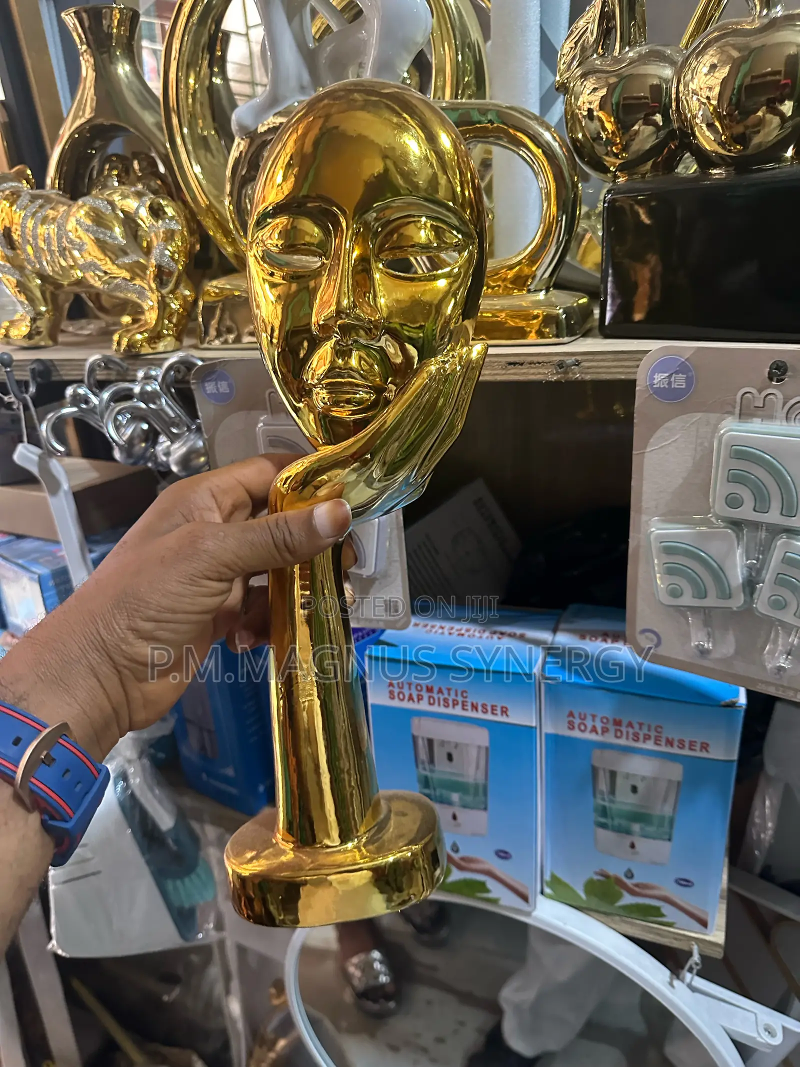 Gold Table Decor.