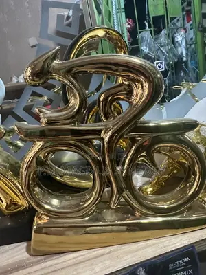 Gold Table Decor.