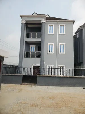 6bdrm Duplex in Golf, Lakowe for rent
