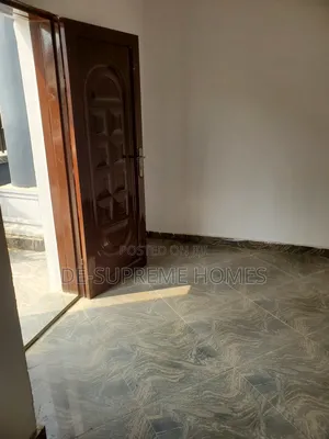 6bdrm Duplex in Golf, Lakowe for rent