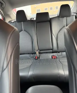 Toyota Camry SE (2.5L 4cyl 8A) 2019 Red