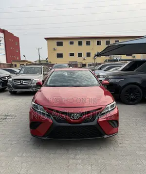 Toyota Camry SE (2.5L 4cyl 8A) 2019 Red