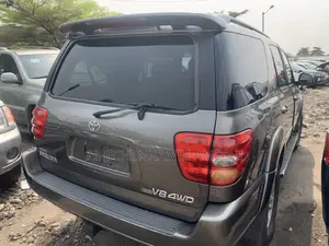 Toyota Sequoia 2003 Gray