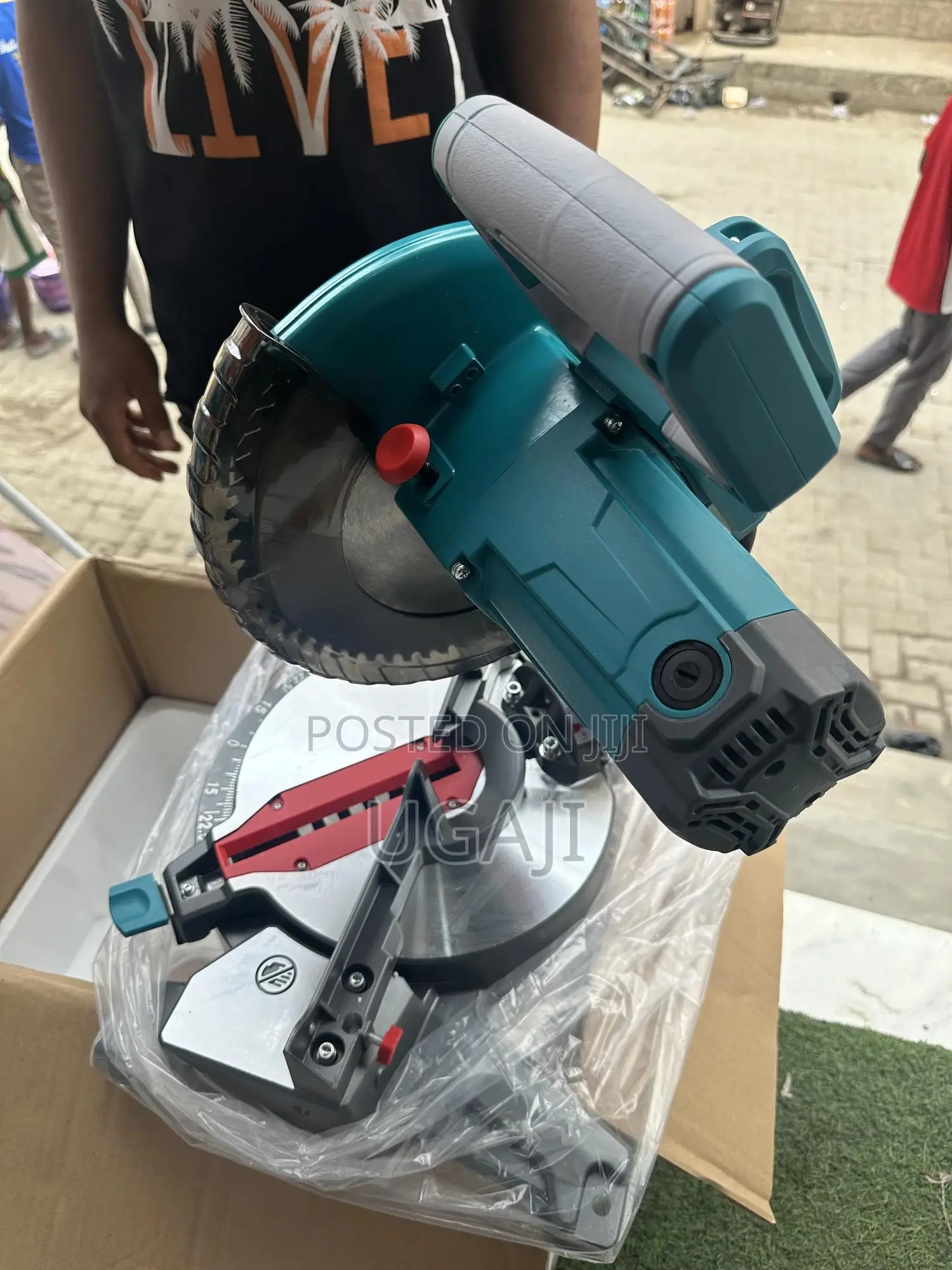 Total Mitre Saw 1800w