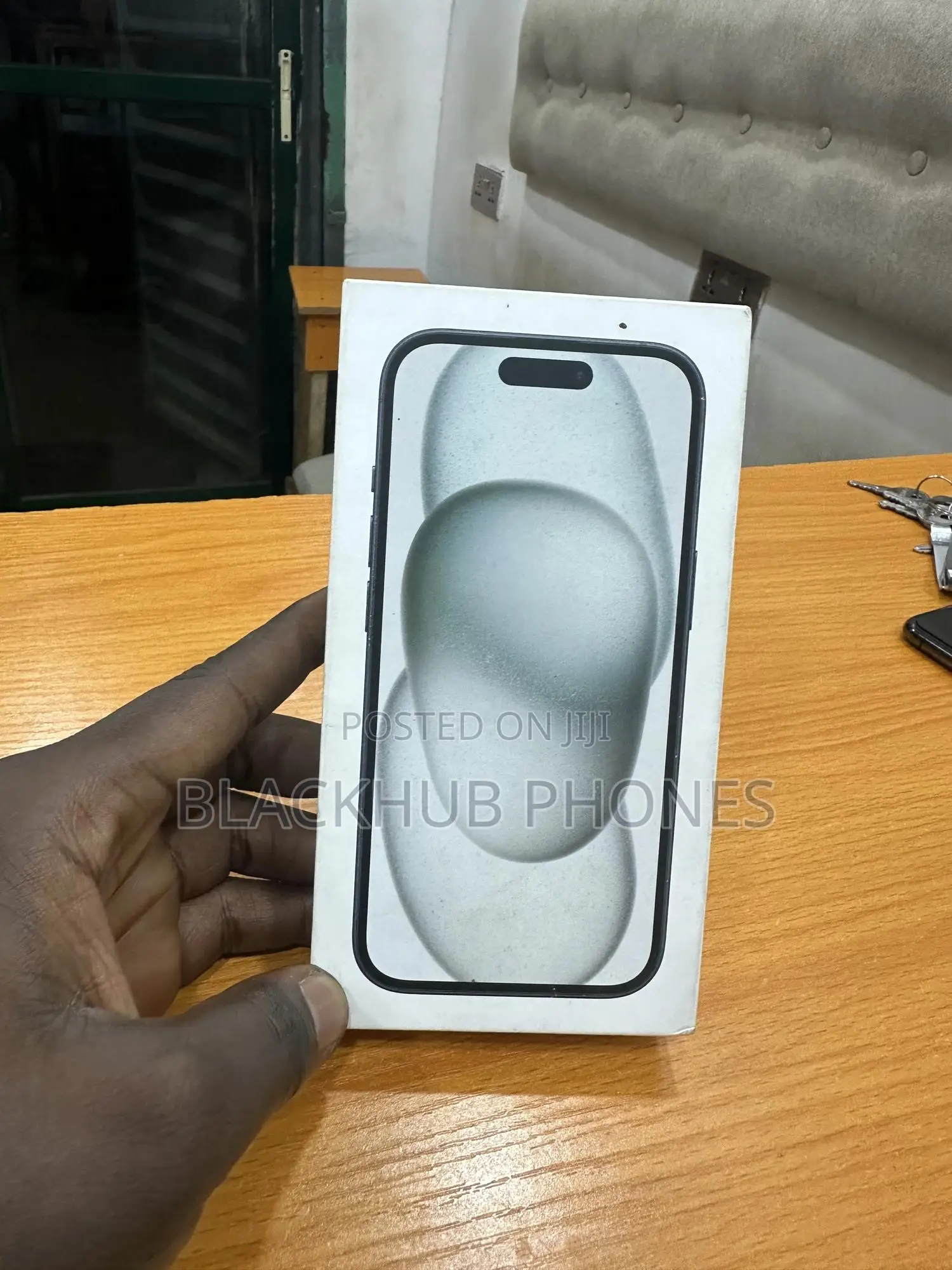 New Apple iPhone 15 128 GB White