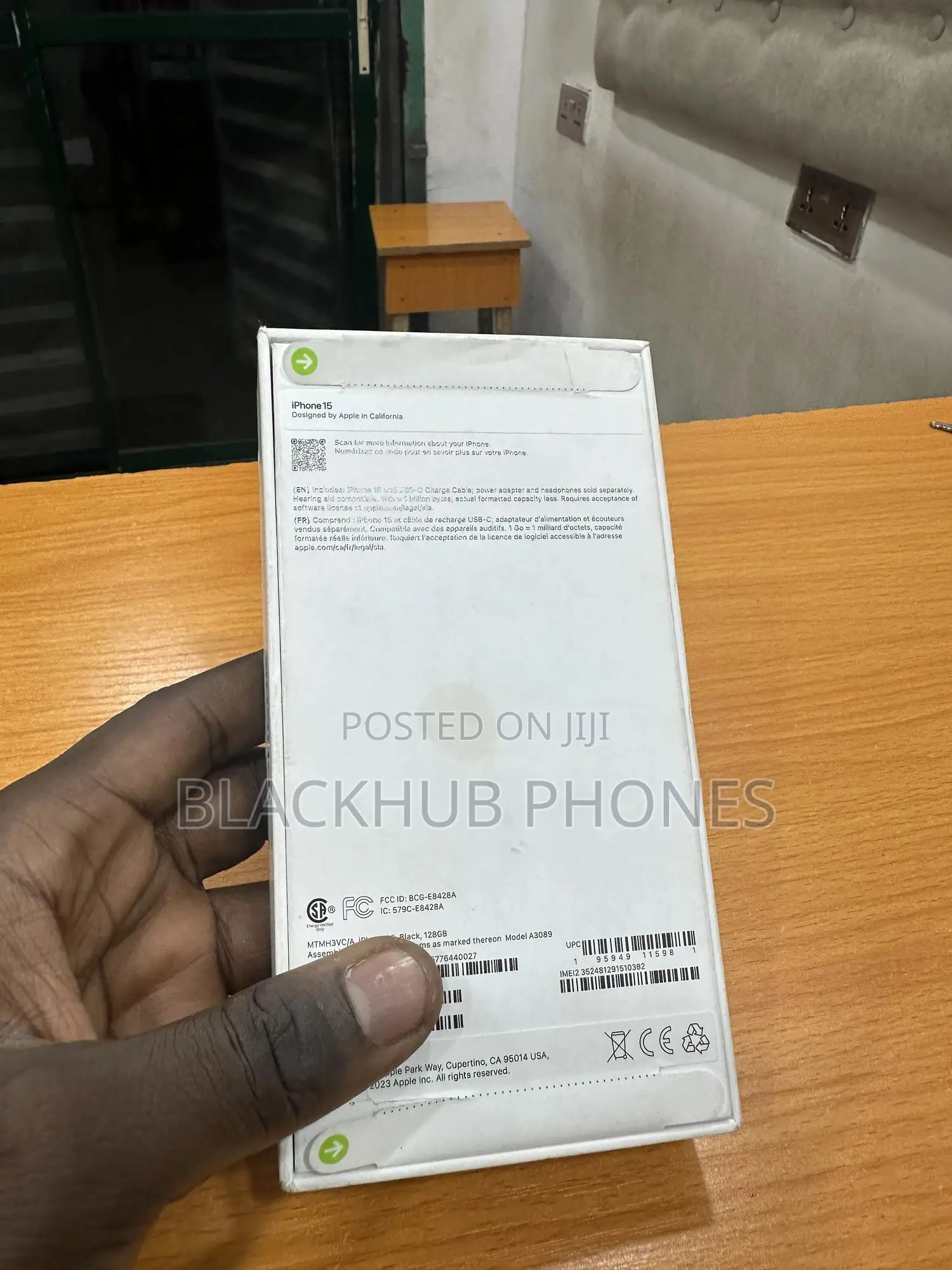 New Apple iPhone 15 128 GB White