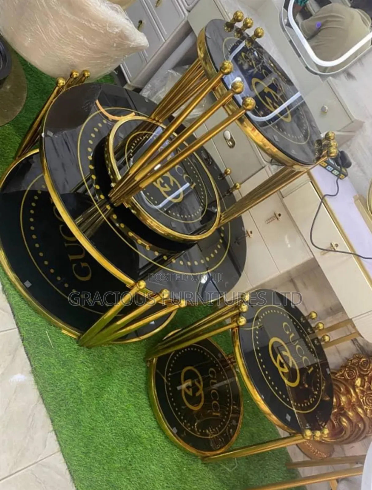 Original Gucci Round Center Table With Side Stools