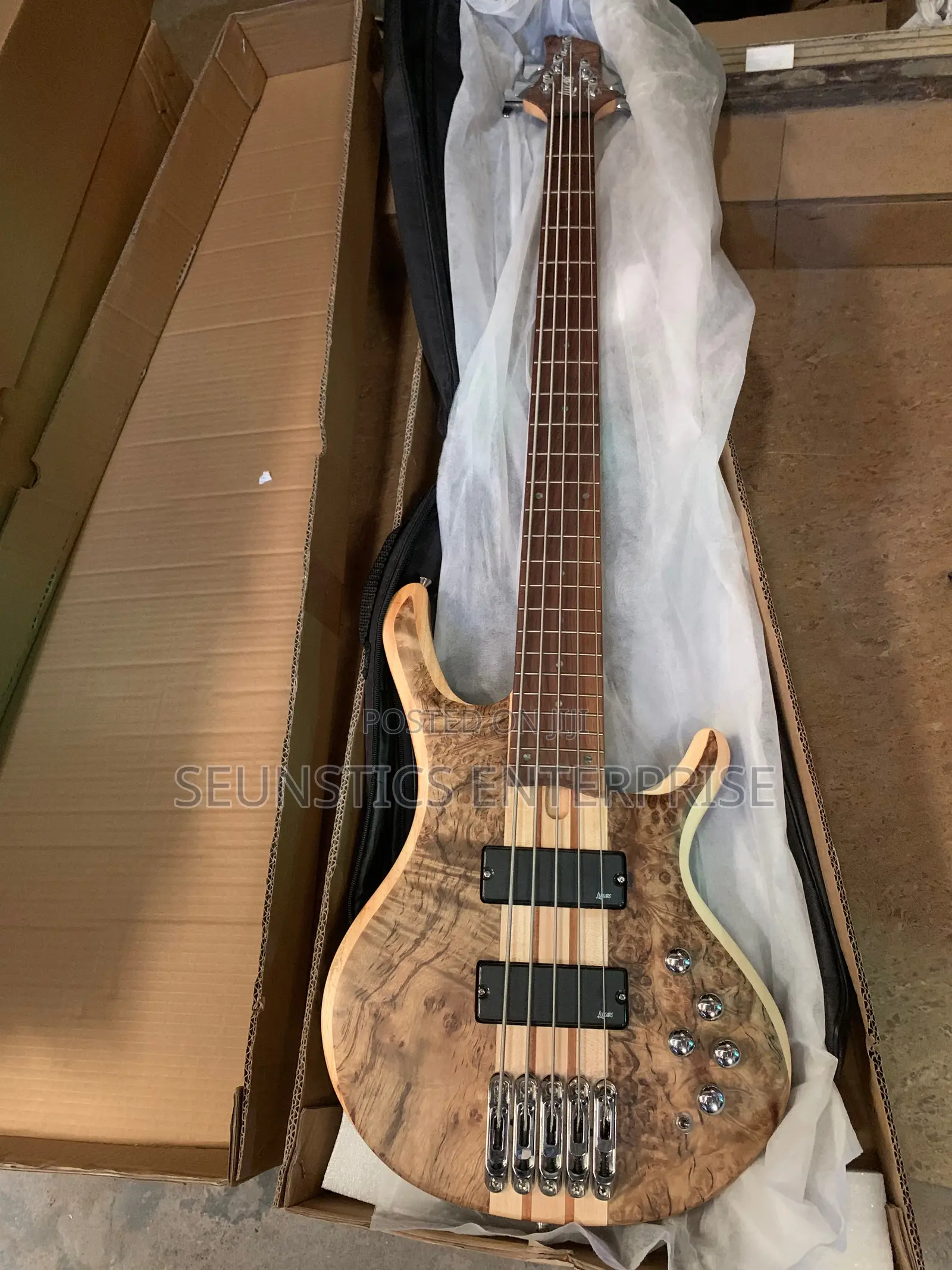 Quality Luxars Five String Active Bass Guitar