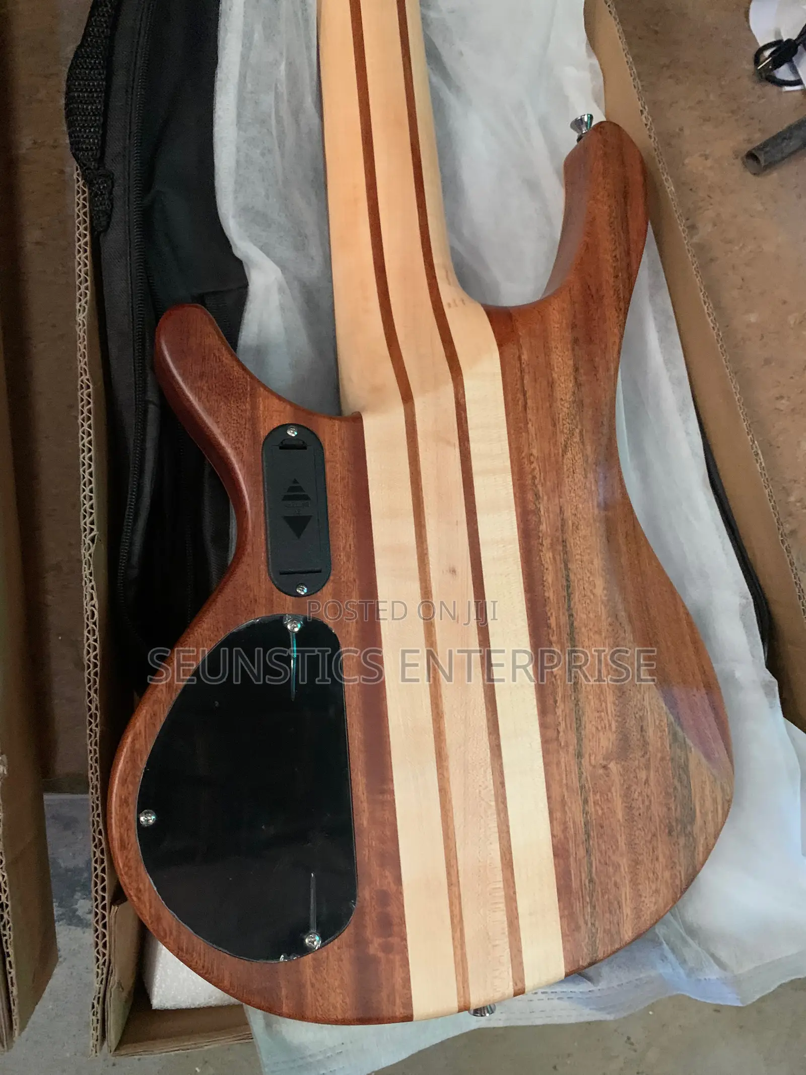 Quality Luxars Five String Active Bass Guitar