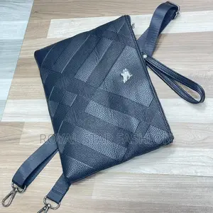 Photo - Burberry Puse